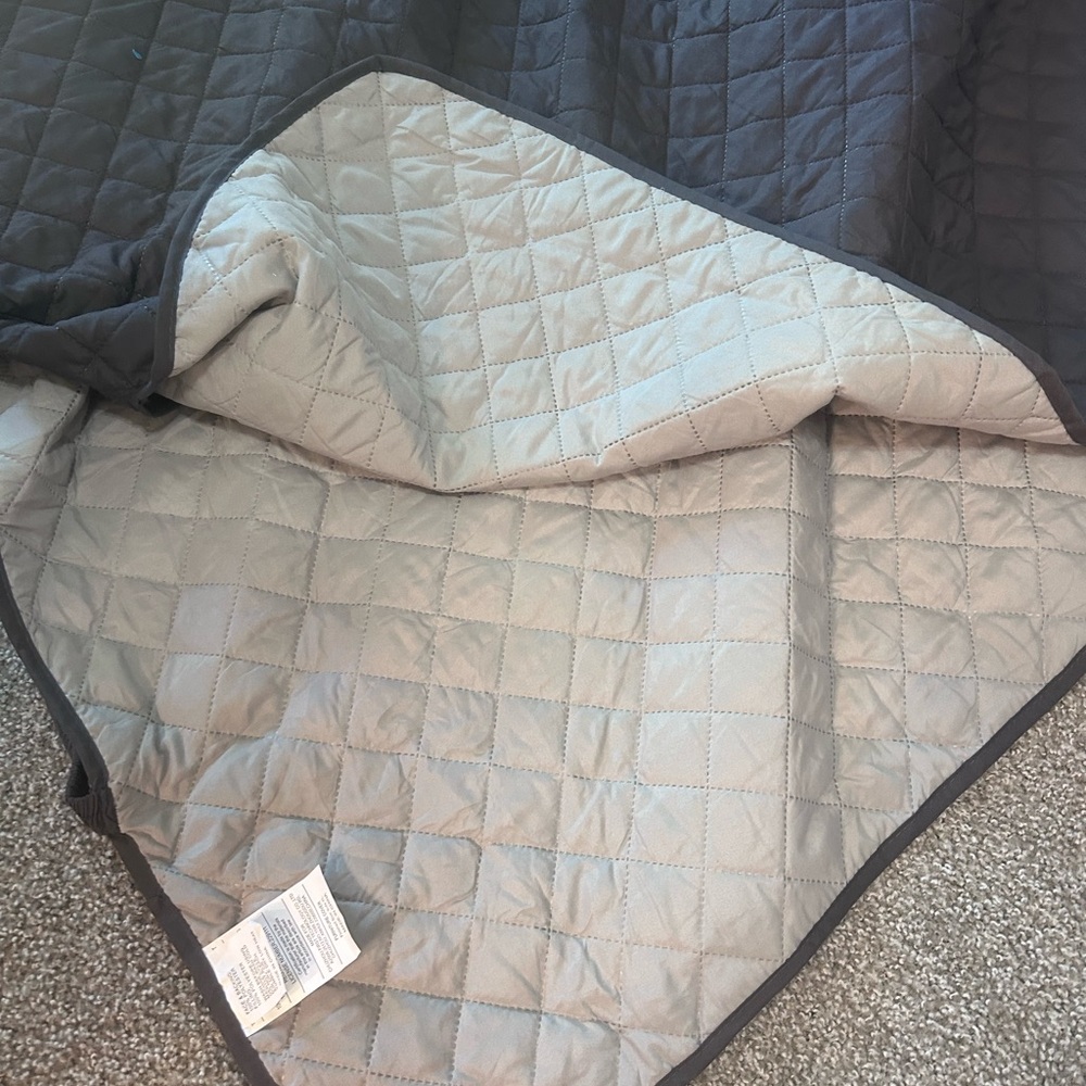 Reversible Couch Cover for 3-Cushion Sofa Water-Resistant, Dog-Friendly - Picture 3 of 4